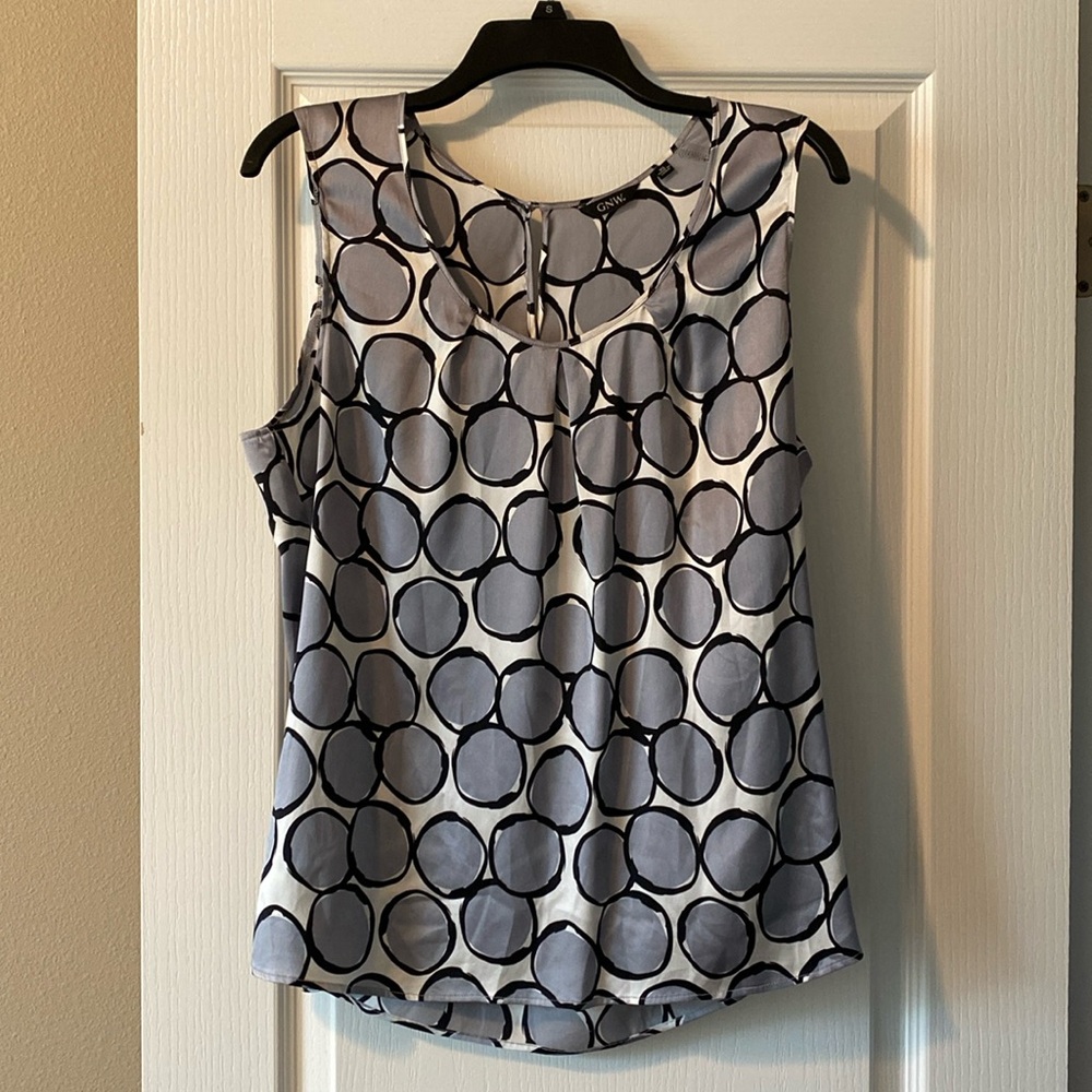 XLsleevless blouse